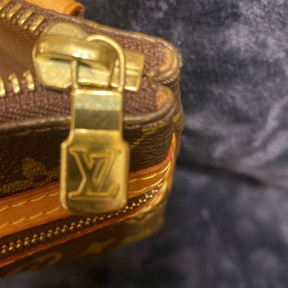 🩷 LOUIS VUITTON BOSPHORE MONOGRAM CROSSBODY 🩷 - Picture 4 of 16